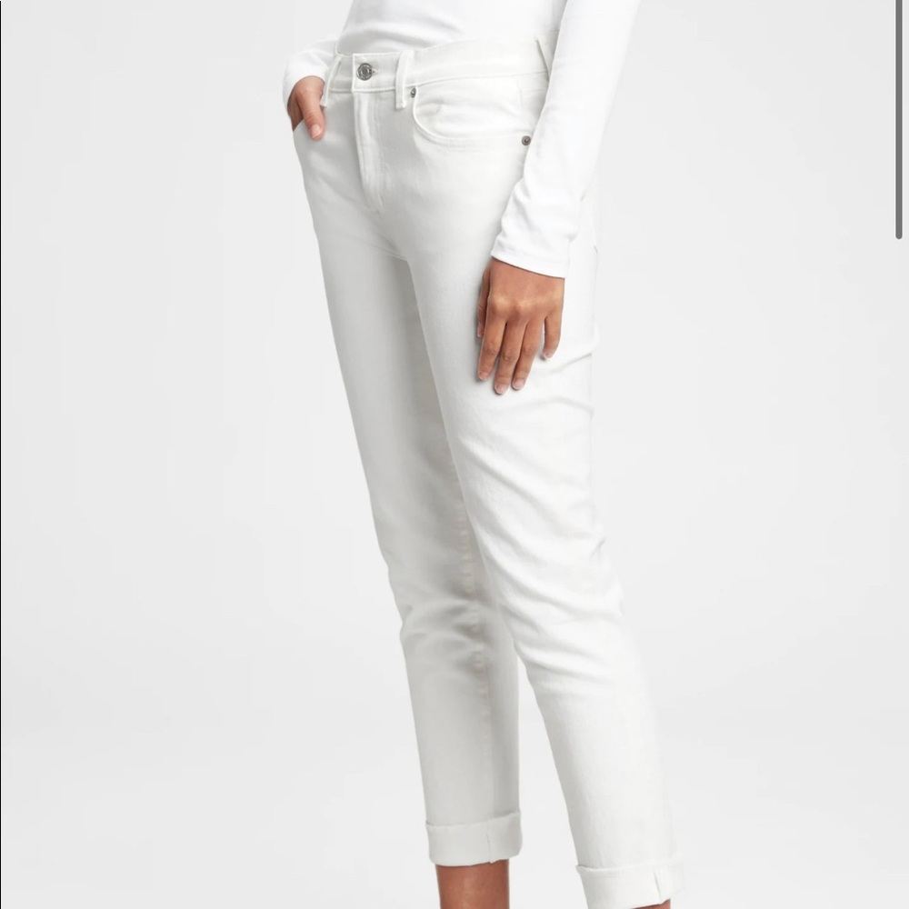 Gap Women’s White Midrise Girlfriend Jeans